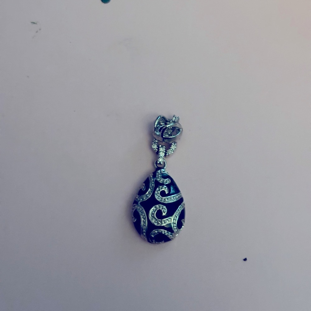 Black onyx pendant